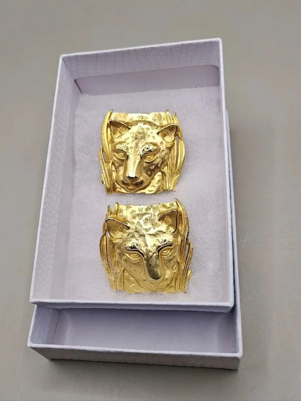 Vintage JJ Jonette 80s Artifacts Wild Jungle Cat Chunky Earrings Shiny Goldtone